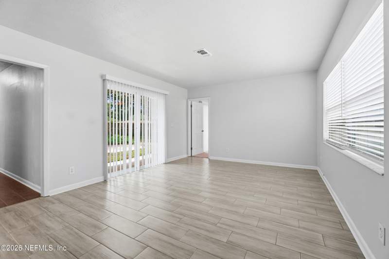 4 bedroom Single Family Residence at 7841 Austin Road, Oak Hill Terrace, Jacksonville — photo 4