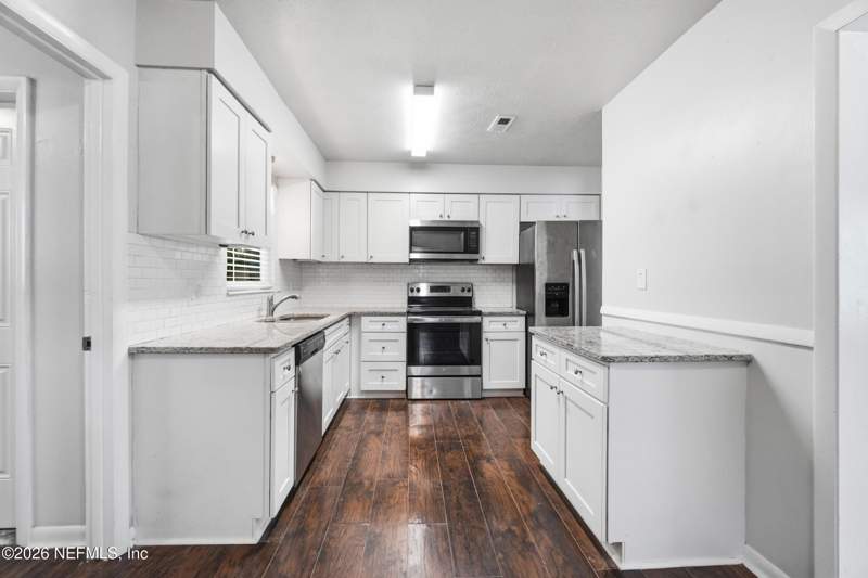 4 bedroom Single Family Residence at 7841 Austin Road, Oak Hill Terrace, Jacksonville — photo 5