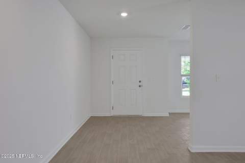 5266 Conference Drive, Jacksonville FL - photo 10 of 38