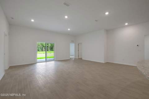 5266 Conference Drive, Jacksonville FL - photo 13 of 38