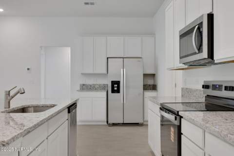5266 Conference Drive, Jacksonville FL - photo 15 of 38