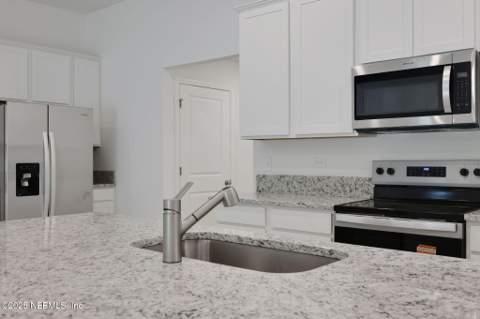 5266 Conference Drive, Jacksonville FL - photo 16 of 38