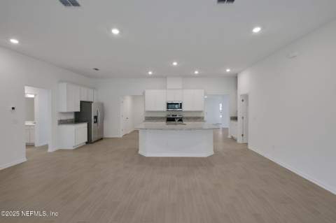 5266 Conference Drive, Jacksonville FL - photo 18 of 38