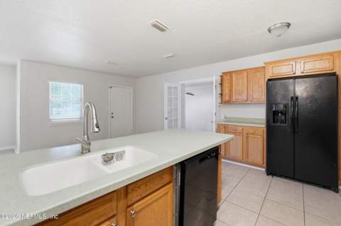 5886 Oaklane Drive, Jacksonville FL - photo 7 of 22