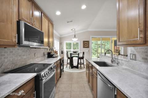 9114 Honeybee Lane, Jacksonville FL - photo 18 of 47