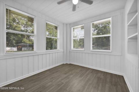 2816 Dellmont Avenue, Jacksonville FL - photo 7 of 31