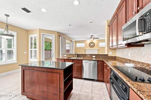 11728 Dartmoor Court, Jacksonville FL - photo 17 of 88