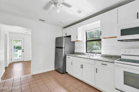 1622 Elsie Street, Green Cove Springs FL - photo 8 of 17