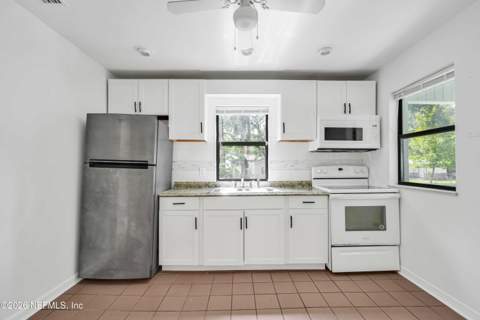 1622 Elsie Street, Green Cove Springs FL - photo 10 of 17
