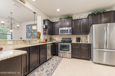3761 Casitas Drive, Jacksonville FL - photo 11 of 41