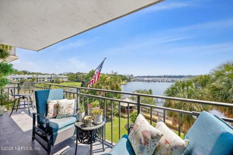 4401 Lakeside Drive #303, Jacksonville FL - photo 9 of 48