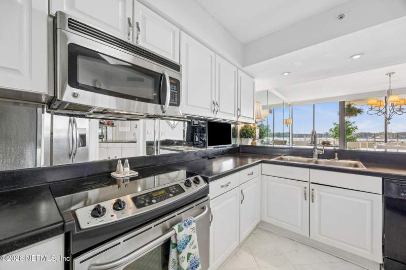 2 bedroom Condominium at 4401 Lakeside Drive #303, Ortega, Jacksonville — photo 5
