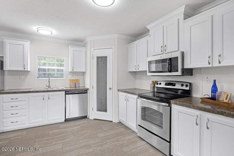 3 bedroom Manufactured Home at 4909 Bamboo Street, Jacksonville South, Middleburg — photo 3
