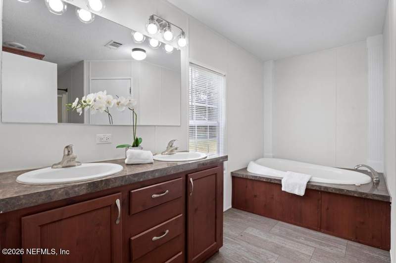3 bedroom Manufactured Home at 4909 Bamboo Street, Jacksonville South, Middleburg — photo 5
