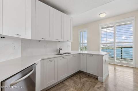 1431 Riverplace Boulevard #1707, Jacksonville FL - photo 19 of 110