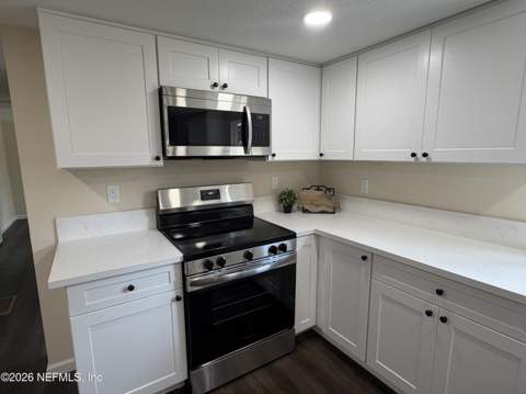 6095 Taylor Road, Jacksonville FL - photo 7 of 32