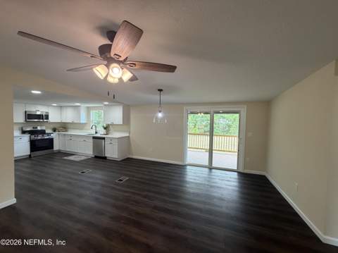 6095 Taylor Road, Jacksonville FL - photo 13 of 32