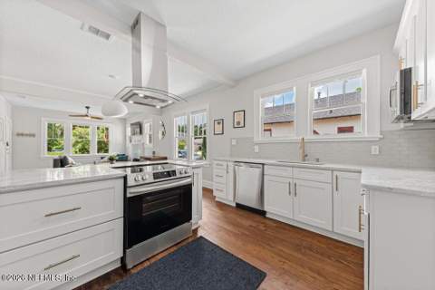 945 Wolfe Street, Jacksonville FL - photo 9 of 23