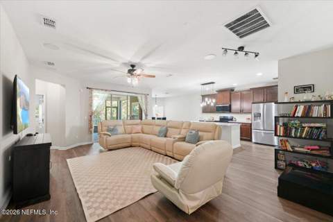 4561 Greenbrook Court, Jacksonville FL - photo 8 of 35
