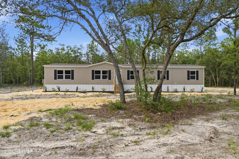 5 bedroom Manufactured Home at 162 Janice Drive, Metes & Bounds, Palatka — photo 2