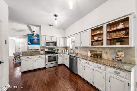 2388 Covington Creek Drive, Jacksonville FL - photo 18 of 43