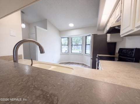 8048 Kilwinning Lane, Jacksonville FL - photo 9 of 22