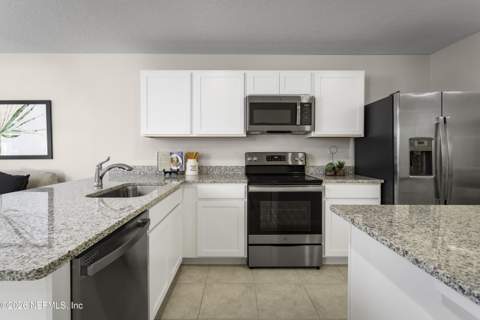 13182 River City Villas Court, Jacksonville FL - photo 6 of 20