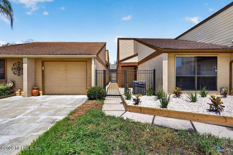 3 bedroom Single Family Residence at 3413 Sarah Spaulding Court, Lake Mandarin, Jacksonville — photo 4