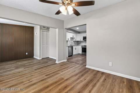 4117 Santee Road, Jacksonville FL - photo 7 of 32