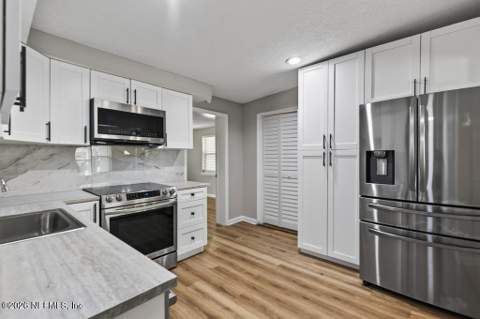 4117 Santee Road, Jacksonville FL - photo 19 of 32