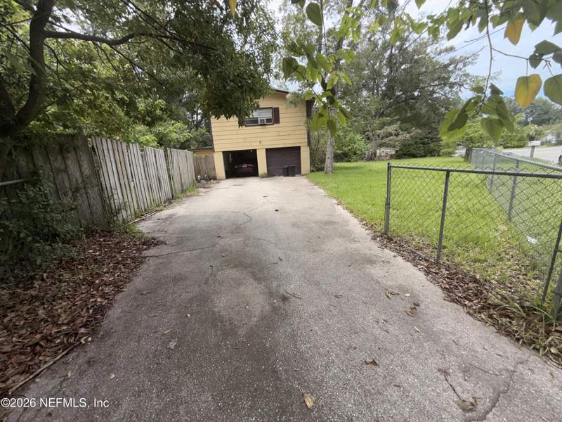 4 bedroom Single Family Residence at 7952 Delaroche Drive, Normandy Village, Jacksonville — photo 4