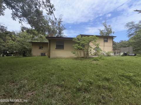 7952 Delaroche Drive, Jacksonville FL - photo 8 of 19