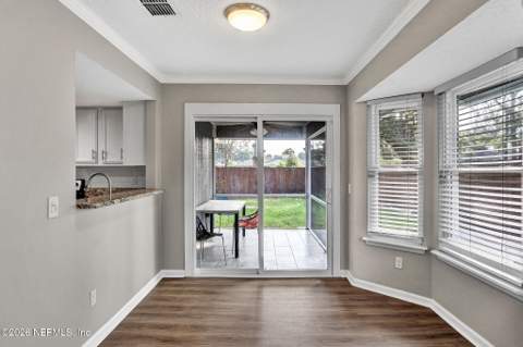 2923 Safeshelter Drive, Jacksonville FL - photo 8 of 41