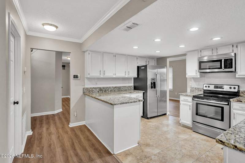 3 bedroom Single Family Residence at 2923 Safeshelter Drive, Cobblestone, Jacksonville — photo 3