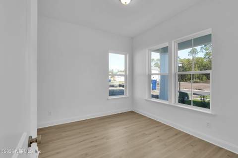 12156 Mariposa Avenue, Jacksonville FL - photo 6 of 38