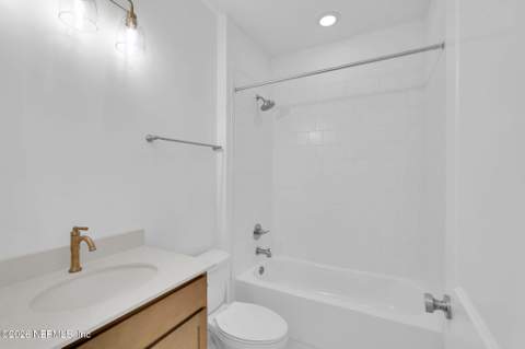 12156 Mariposa Avenue, Jacksonville FL - photo 7 of 38