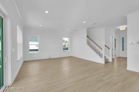 12156 Mariposa Avenue, Jacksonville FL - photo 10 of 38