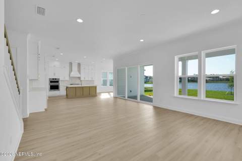 12156 Mariposa Avenue, Jacksonville FL - photo 12 of 38