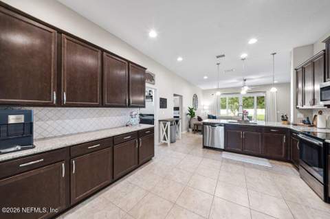 12130 Rouen Cove Drive, Jacksonville FL - photo 11 of 24