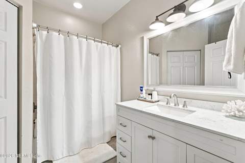 13703 Richmond Park Drive #1701, Jacksonville FL - photo 14 of 40