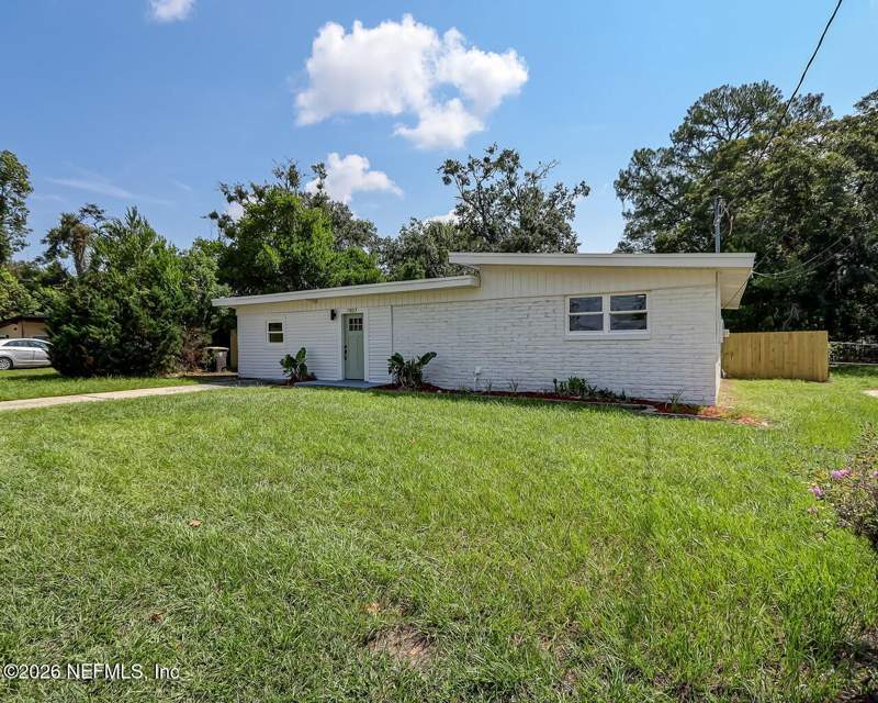 5 bedroom Single Family Residence at 1927 Fouraker Road, Normandy, Jacksonville — photo 2