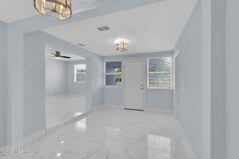904 Kennard Street, Jacksonville FL - photo 9 of 35