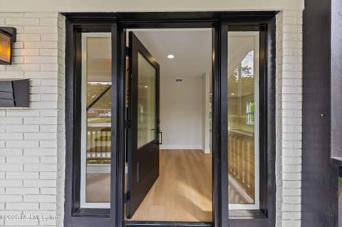 1105 Brookmont Avenue, Jacksonville FL - photo 7 of 55