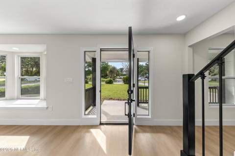 1105 Brookmont Avenue, Jacksonville FL - photo 9 of 55