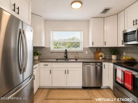 8199 Cholo Trail, Jacksonville FL - photo 10 of 45