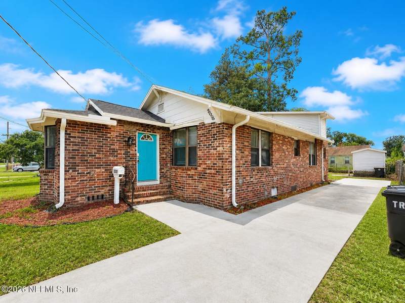 4 bedroom Single Family Residence at 5038 Fremont Street, Lakeshore, Jacksonville — photo 2