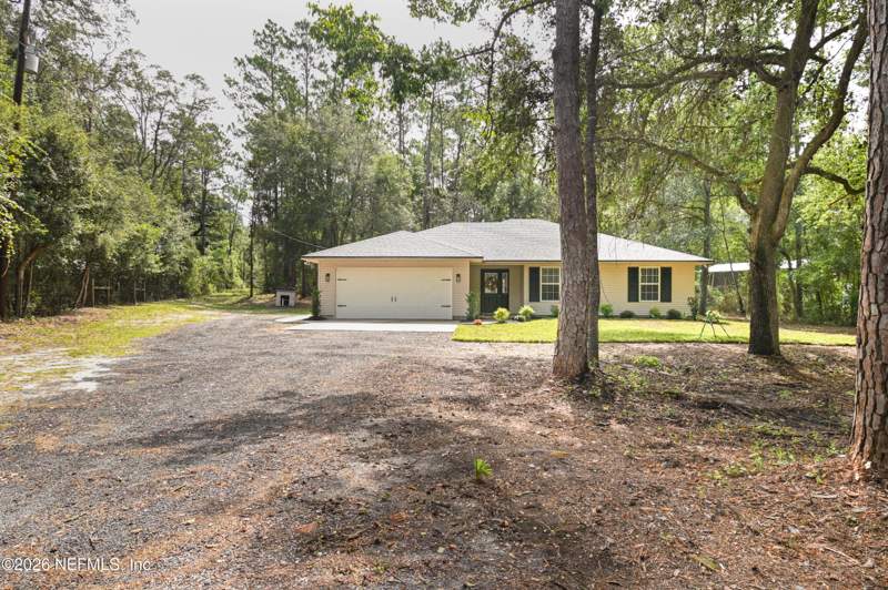 3 bedroom Single Family Residence at 6435 River Circle, Metes & Bounds, Macclenny — photo 4
