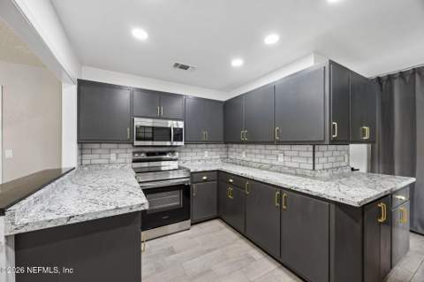 1184 Surrey Glen, Middleburg FL - photo 10 of 41