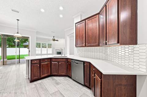 10125 Delpoint Lane, Jacksonville FL - photo 20 of 44