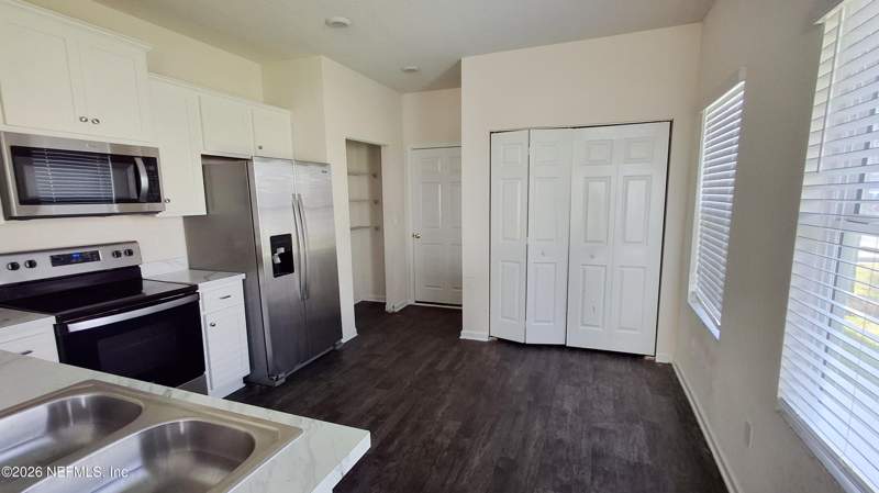 3 bedroom Townhouse at 878 Capitol Parkway, Capitol Park, Jacksonville — photo 3